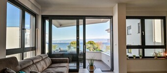 Blue Sea apartment with sea view