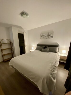3 chambres, lit parapluie, Wi-Fi gratuit, draps fournis