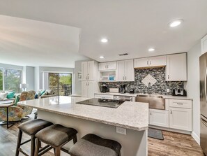 Refrigerador, microondas, horno y lavavajillas 