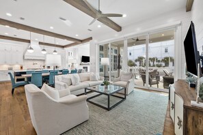 Televisio, pöytätennispöytä, työhuone