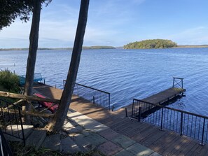 Property grounds - Cheerful two bedroom cottage on beautiful Rice Lake waterfront (Roseneath)