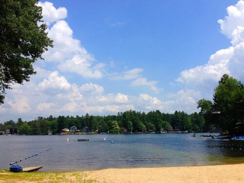 Big Fish, Little Pond. Fire Pit  Swimming, Hiking, Kayaking, and Fishing!