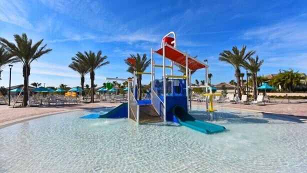 2 outdoor pools, pool cabanas (surcharge), pool loungers - Book Vacation Villas LLC (Davenport)