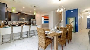 Living area - Book Vacation Villas LLC (Davenport)