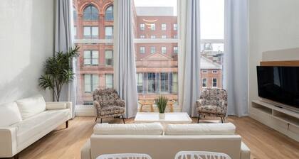 Lou-City Penthouse by Hollyhock Suites