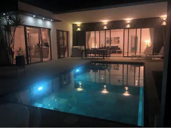 Outdoor pool, a heated pool