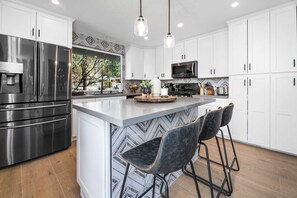 Fridge, microwave, oven, stovetop - Moody Modern Cabin w/ Game Room (Big Bear)