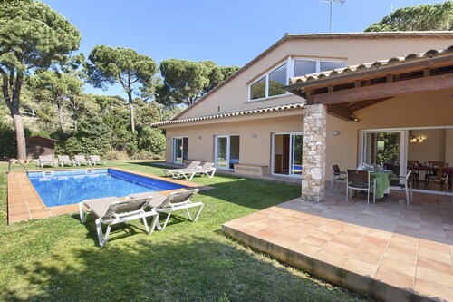 5 bedroom house in Begur with private pool and garden (Ref.H53)