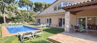 5 bedroom house in Begur with private pool and garden (Ref.H53)