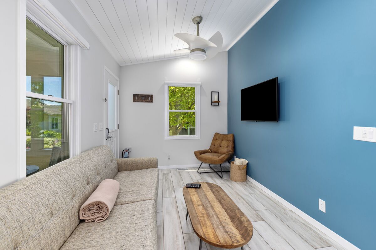 Televisie en een open haard