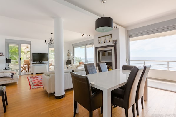 تناول الطعام