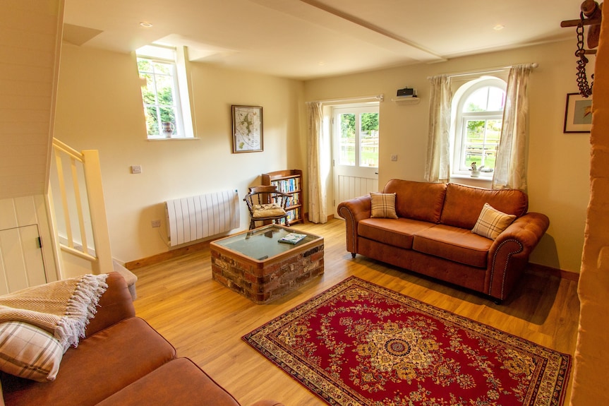 Old Dairy Cottage - Self Catering Cottage In The Heart Of Rural Wiltshire. Kennet Avon Canal Nearby - 코츠월드