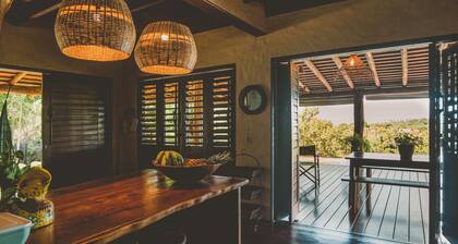 Casa rustica com vista para o mar