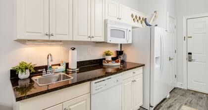 Peaceful studio with pool, convenient kitchenette, beach access & WiFi