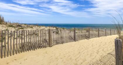 Bay & ocean views at Sea Palms - free WiFi, private washer/dryer & dog-friendly