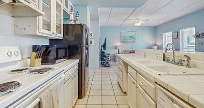 Ground-Floor Condo with WiFi & Shared Pool - Beach Across the Street, 2 Dogs OK