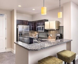 Private kitchen - Stay and relax in a 2 Bedroom 2 Bath W/Full Kitchen dinning area Washer/Dryer. (Las Vegas)