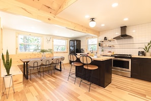 Premium Cabin | In-room dining