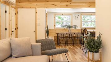 Premier Cabin, 2 Bedrooms, Hot Tub | Living area | 44-inch Smart TV with digital channels, TV, Netflix