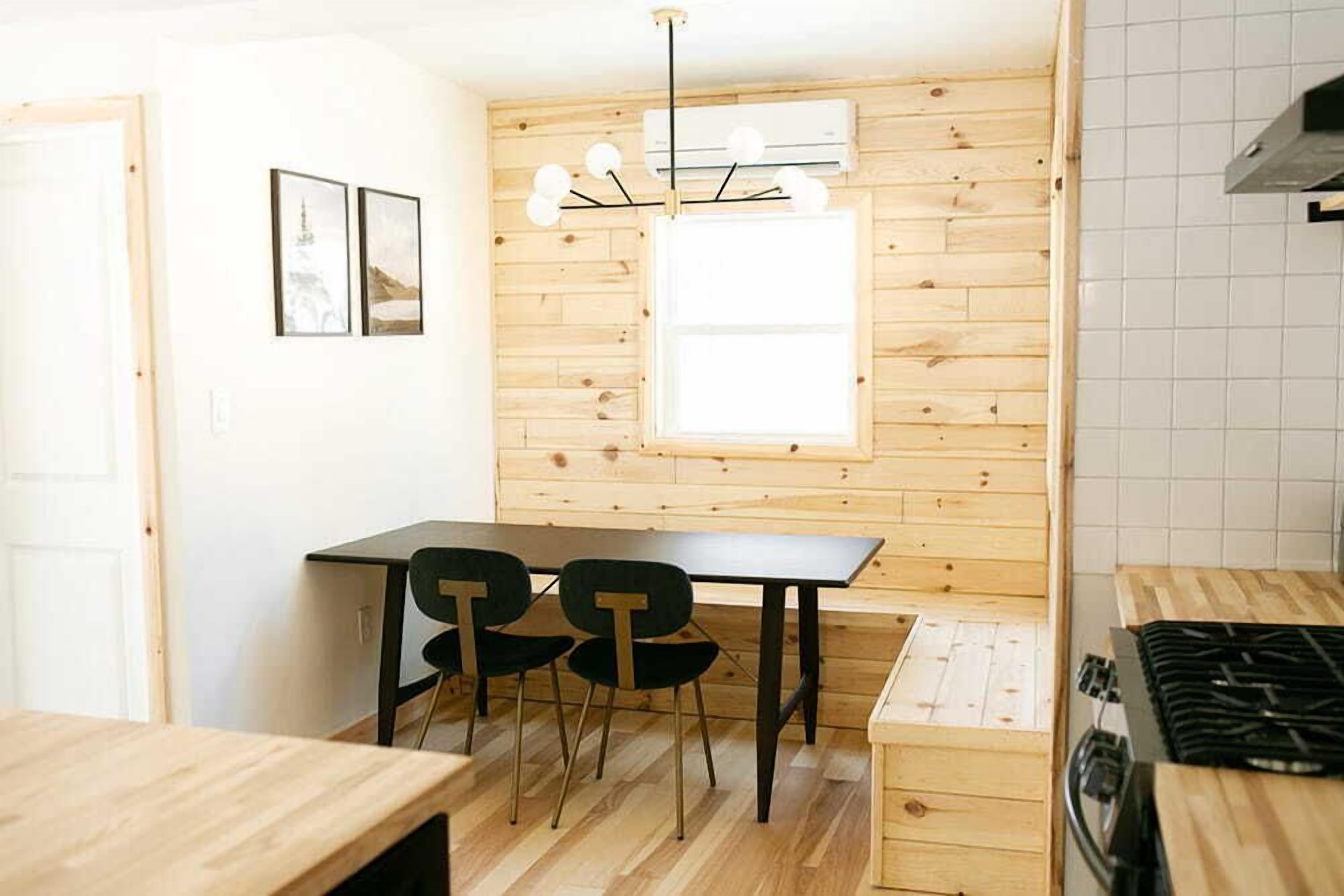 Cabin Premium | Phòng ăn