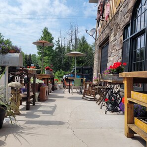 屋外ダイニングエリア