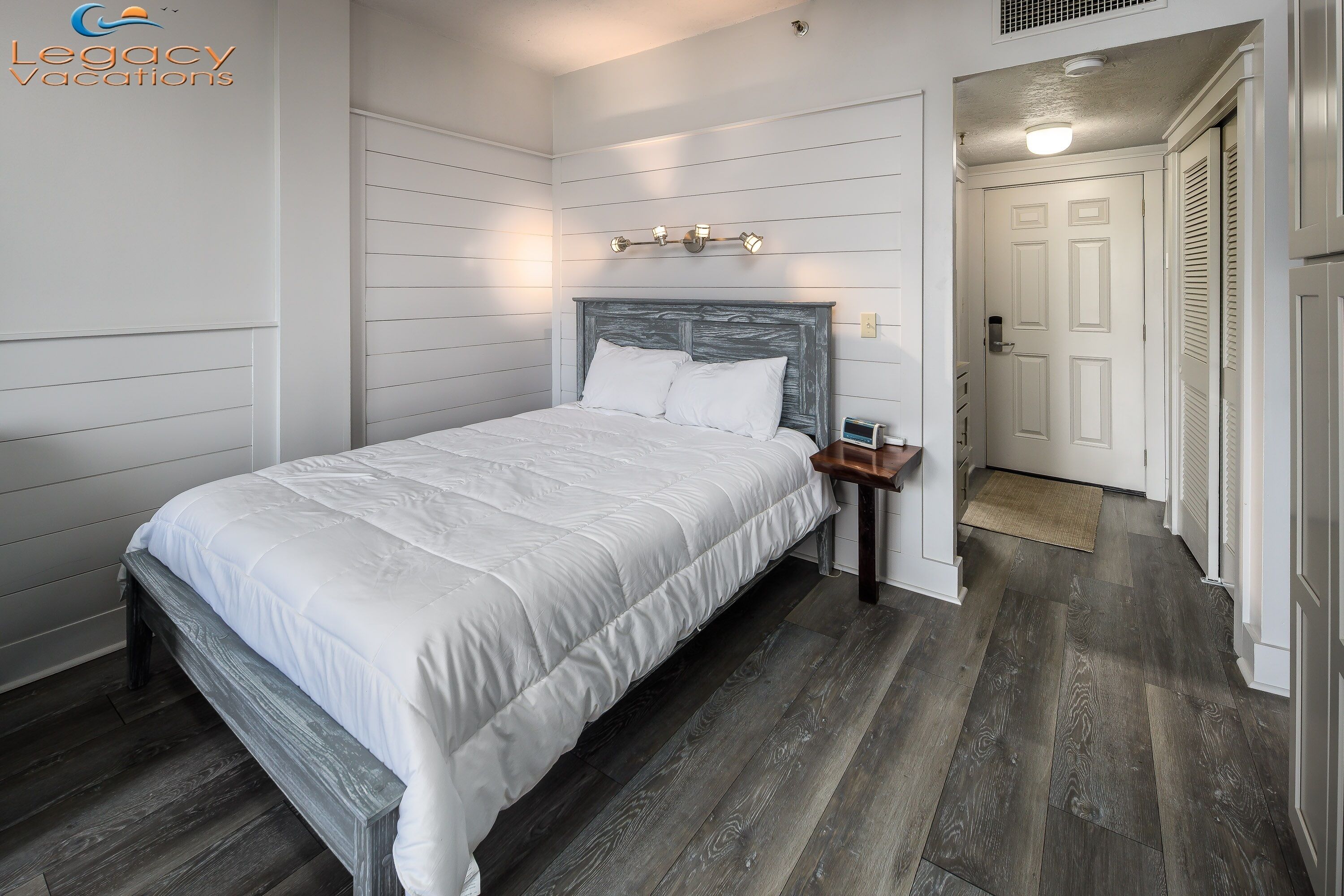 Silitysrauta/-lauta, ilmainen Wi-Fi, vuodevaatteet