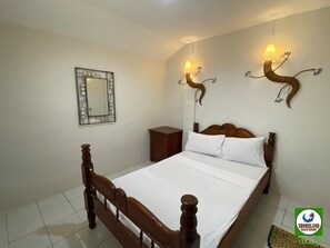 标准开间 | 免费 WiFi、床单