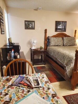 1 bedroom, free WiFi, bed sheets