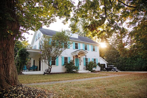 Downtown Yellow Springs- Walkable. Hot Tub. Fire Pit + Pets Welcome