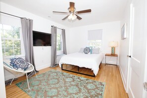 5 bedrooms, travel crib, WiFi, bed sheets