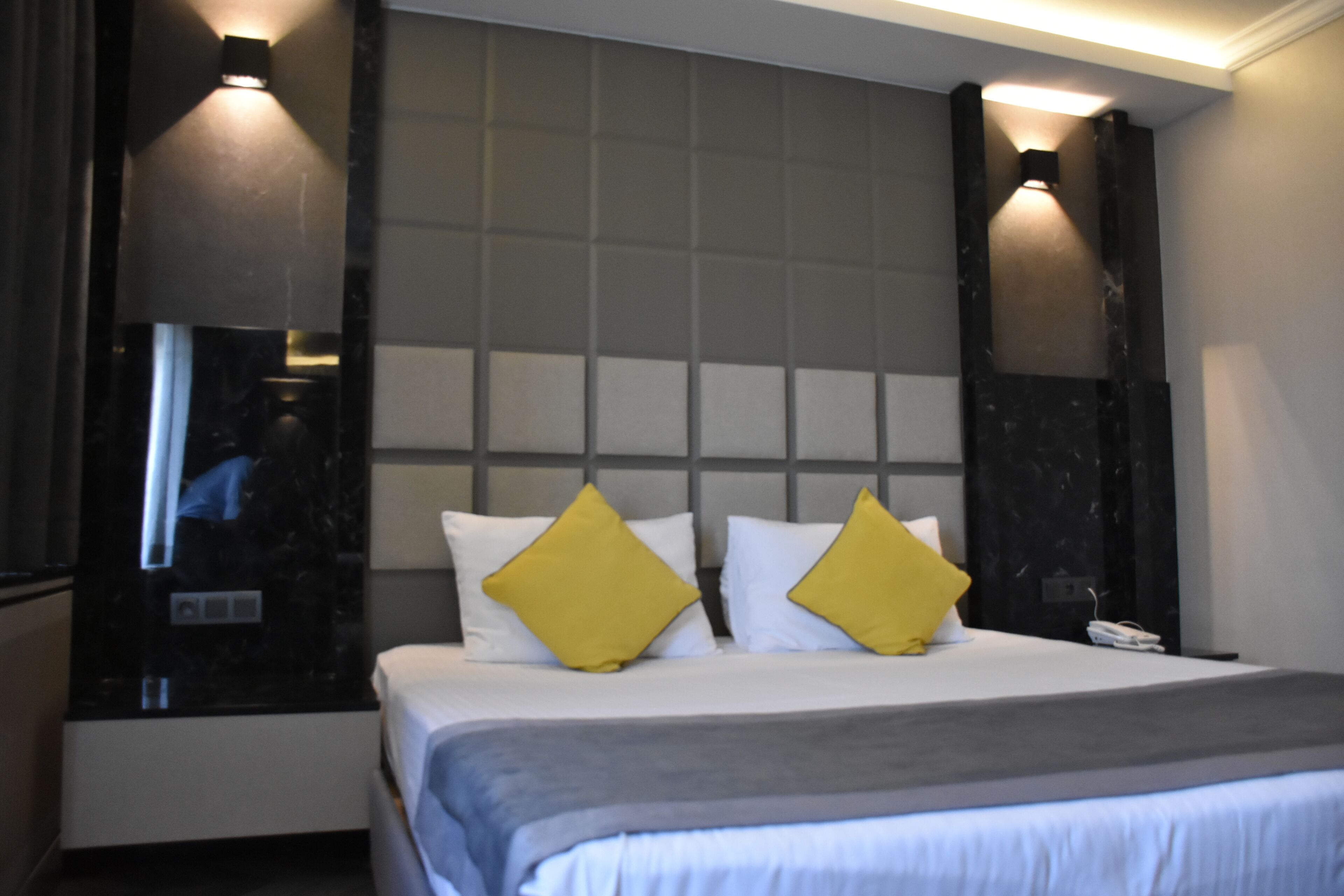 standard room | free minibar, in-room safe, individually decorated