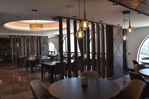 3 restaurants, breakfast, lunch, dinner served; Turkish cuisine - UK Ankara Hotel (Ankara)