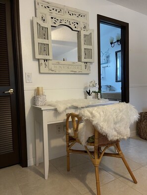 Interior - ISLAND ESCAPE (Palm Bay)