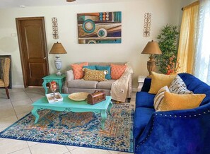 Living area - ISLAND ESCAPE (Palm Bay)