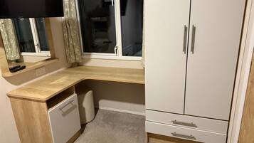 Cabin | 3 bedrooms, iron/ironing board, free WiFi, bed sheets