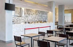 Dining - Amaris Hotel Tasikmalaya (Tasikmalaya)