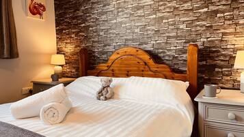 Classic Double Room, Ensuite | 1 bedroom, free WiFi