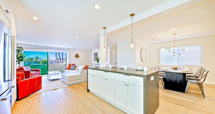 Beautiful beach home, 7-minute walk to beach, near shops & dining