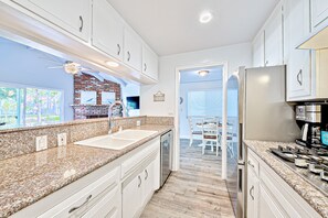 Fridge, microwave, oven, stovetop - Newport home with great outdoor living & short walk to sand (Newport Beach)