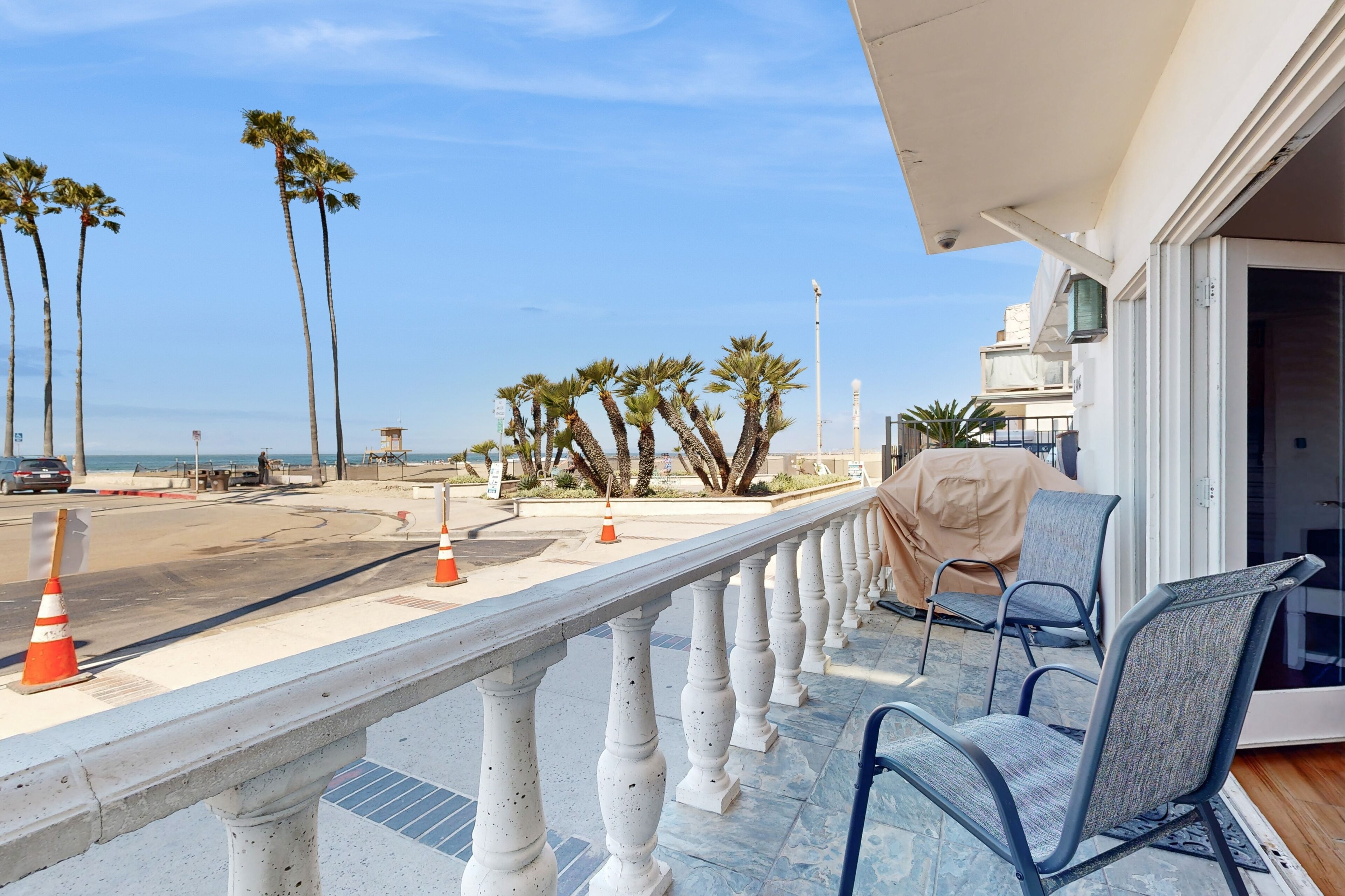 Dog-friendly Newport home on the Boardwalk with ocean views - walk everywhere