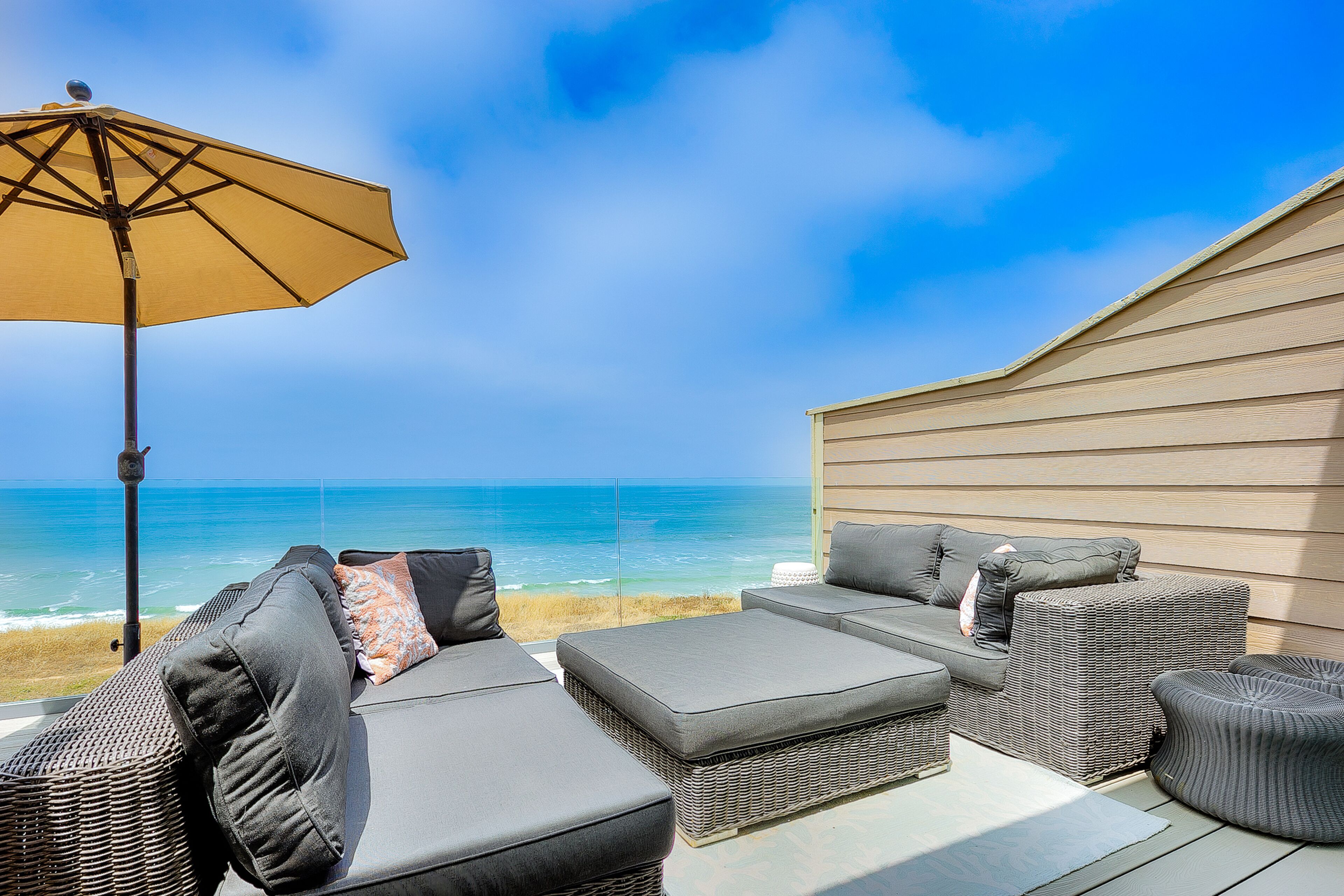 Sweeping Ocean-view condo near famous beaches - heated pool & tennis