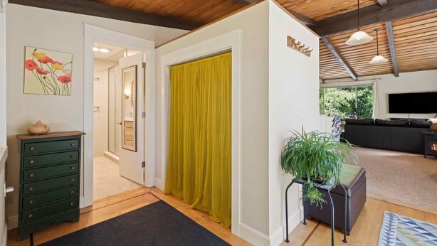 Interior - Cozy Up at a Nature Inspired Boutique Studio in the Trees - River Nearby (Bend)