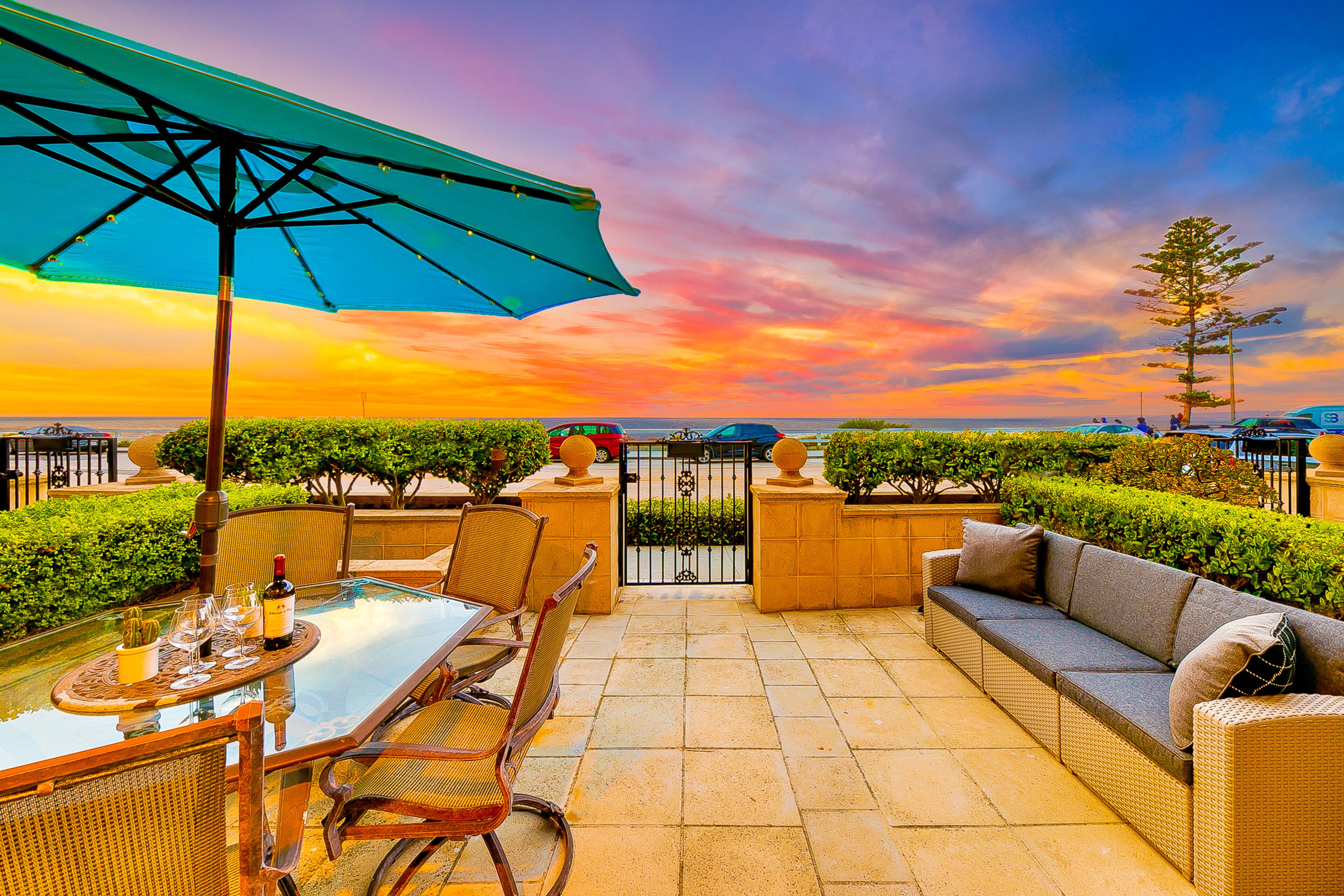 Oceanfront home with private hot tub, stunning views, fireplace, patio & grill
