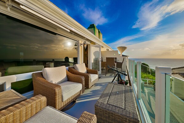 Property grounds - 2-Story Townhouse, Ocean View Deck, Fireplace - Walk to Beach (San Clemente)