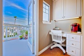 Interior - 2-Story Townhouse, Ocean View Deck, Fireplace - Walk to Beach (San Clemente)