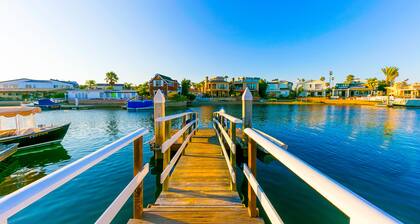 2-story home with bayfront back deck, lovely water views & W/D - dog-friendly