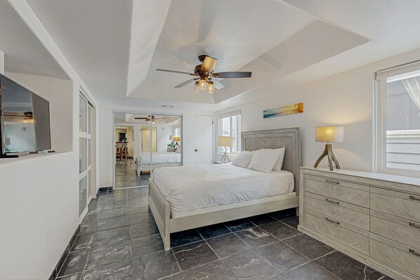 2 habitaciones, tabla de planchar con plancha, internet y ropa de cama 