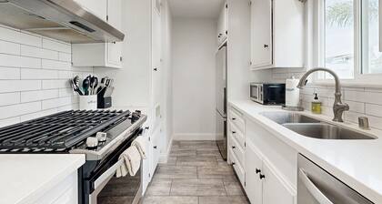 Snowbird-friendly home with great location near the ocean, washer/dryer, & WiFi