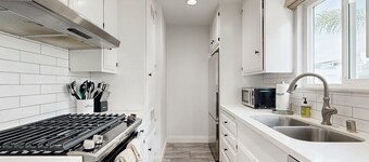 Snowbird-friendly home with great location near the ocean, washer/dryer, & WiFi