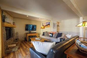 Smart-TV, peis, bøker og printere